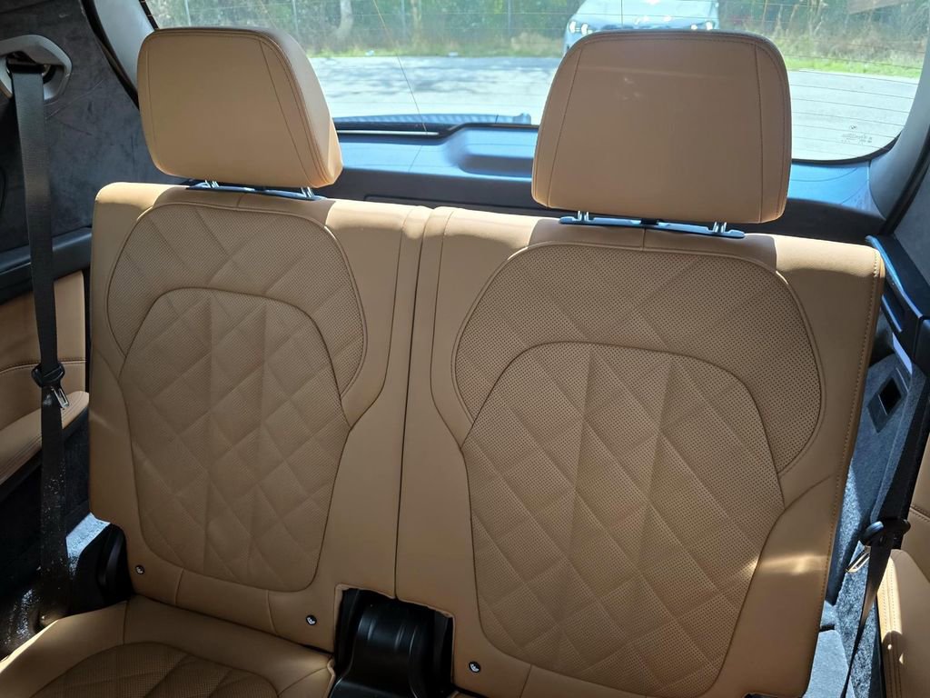 Used 2026 BMW X7 xDrive40i image 32
