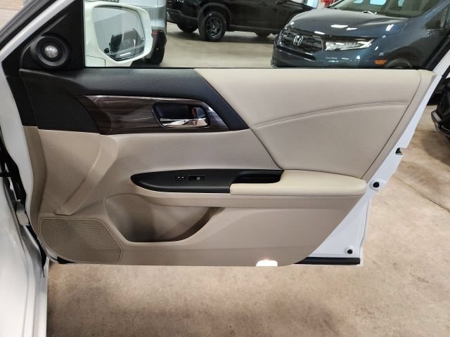 Used 2016 Honda Accord EX-L image 34