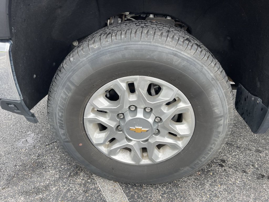 Used 2024 Chevrolet Silverado 2500 LTZ AWD/4WD image 10