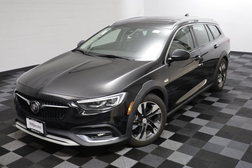 Used 2018 Buick Regal Essence w/ Driver Confidence Package #1 AWD/4WD image 2