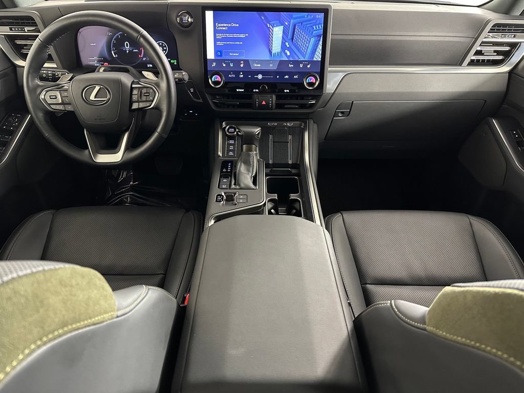 Used 2024 Lexus GX 550 AWD/4WD image 3