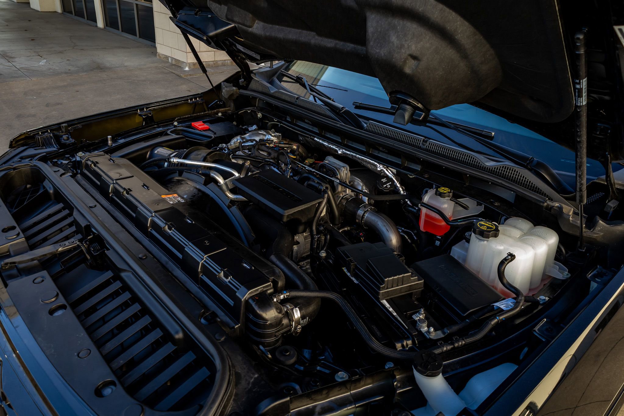 Used 2025 GMC Sierra 2500 Denali Ultimate image 40