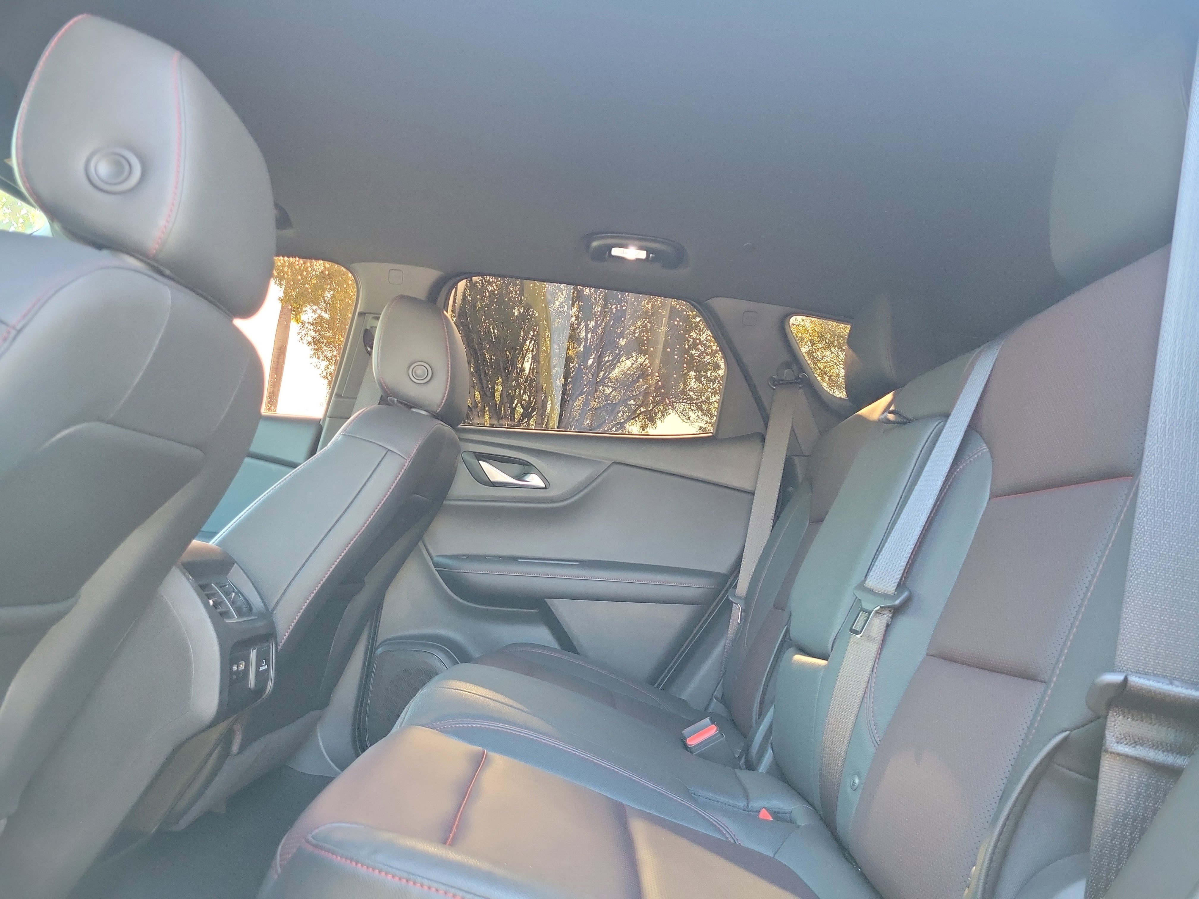 Used 2022 Chevrolet Blazer RS w/ Enhanced Convenience Package FWD image 12