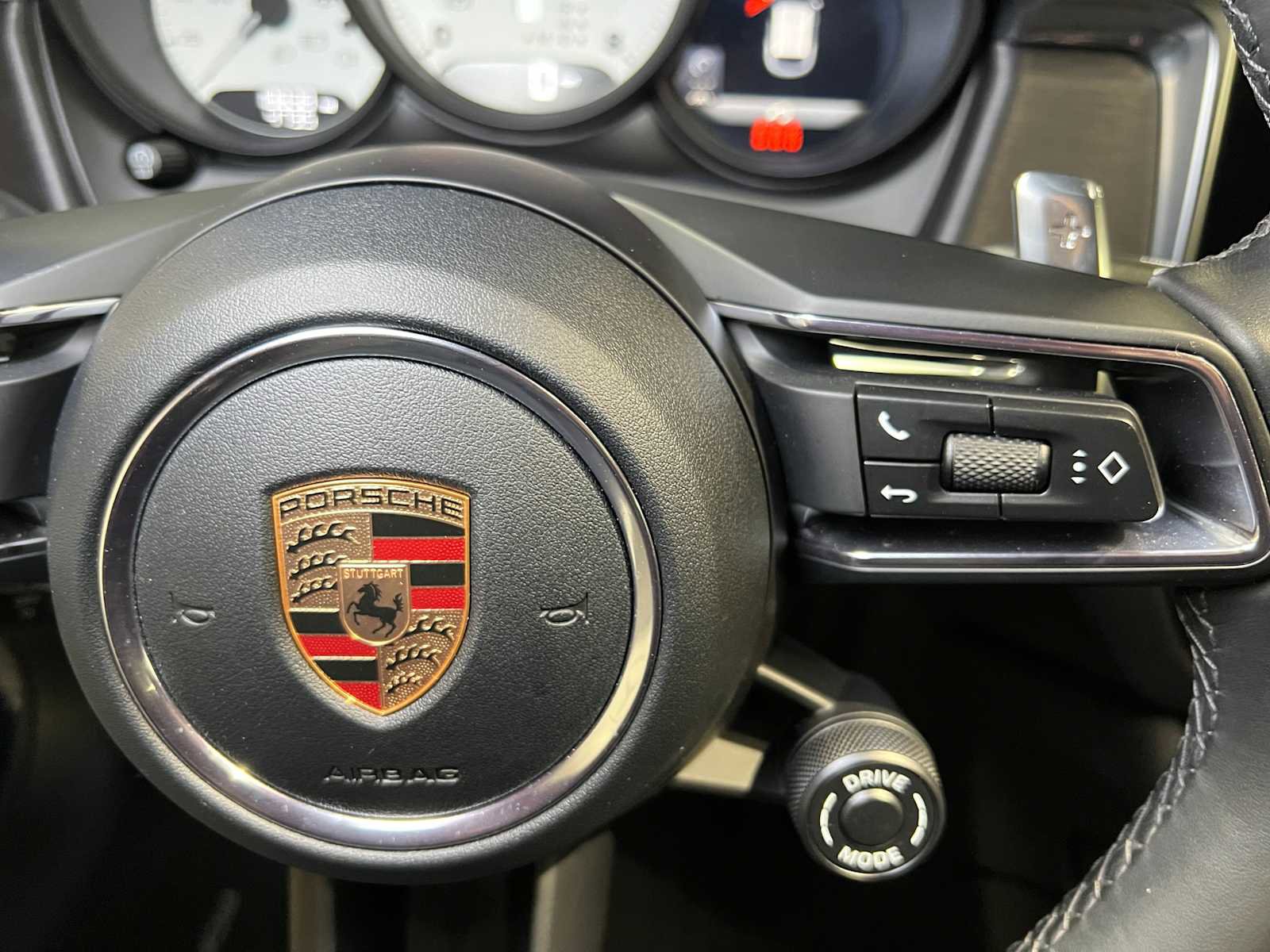 Used 2024 Porsche Macan GTS image 29