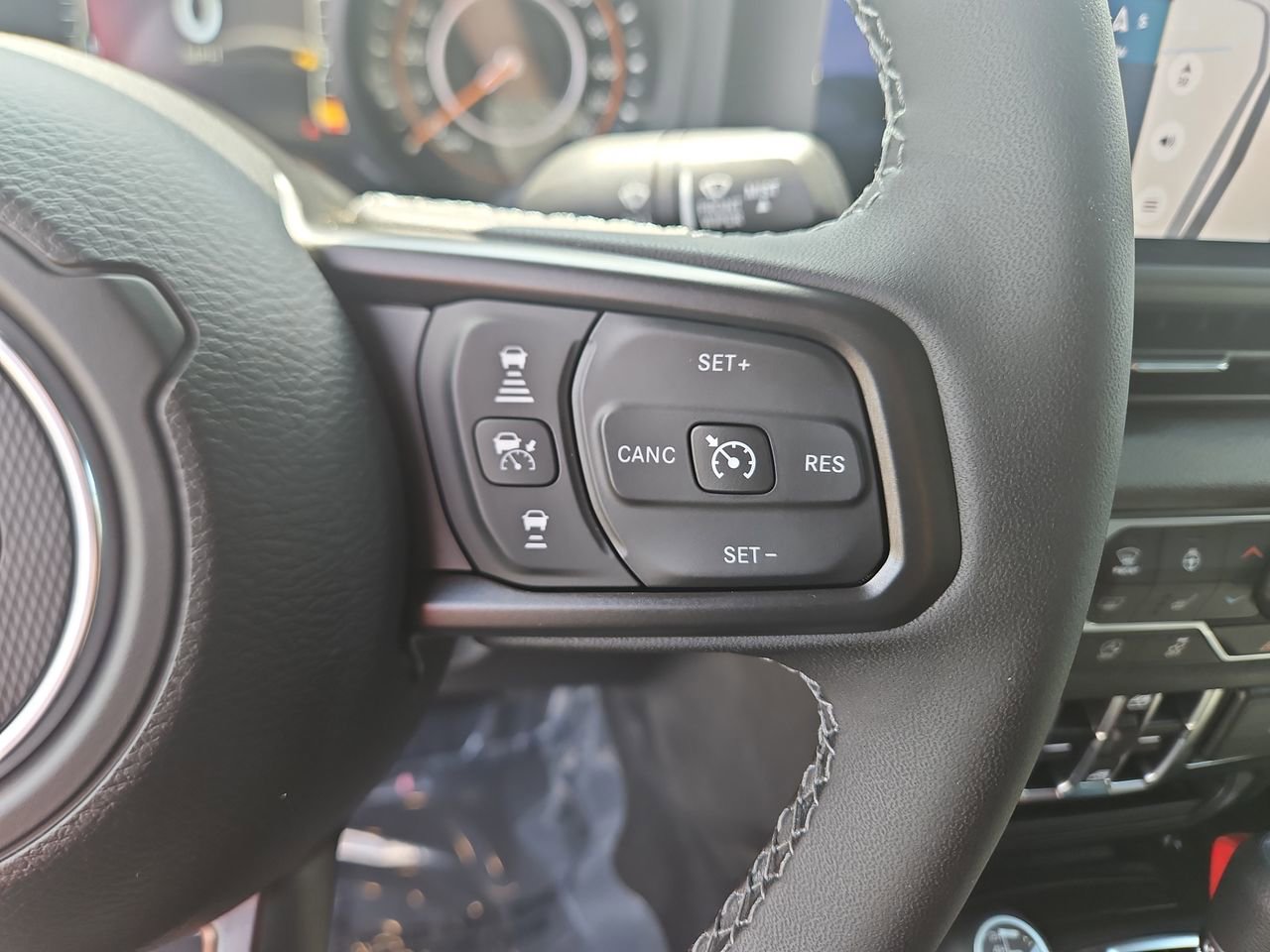 New 2025 Jeep Gladiator Sport image 27