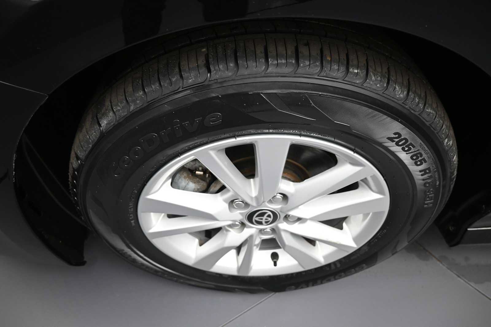 Used 2026 Toyota Camry LE FWD image 13