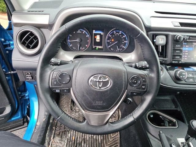 Used 2018 Toyota RAV4 XLE image 6