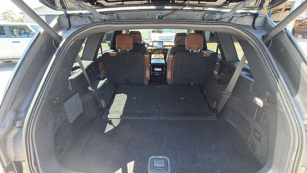 Used 2020 Lincoln Aviator Reserve w/ Equipment Group 201A AWD/4WD image 12