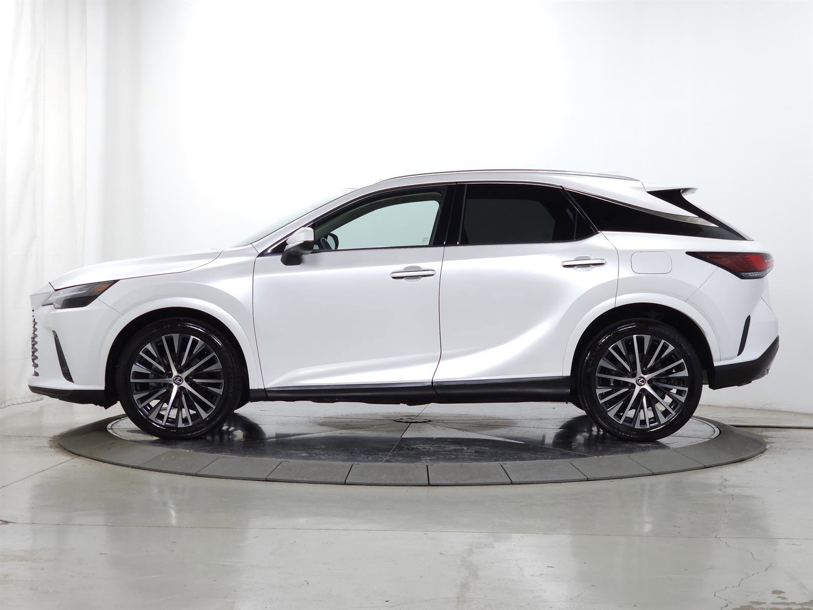 Used 2023 Lexus RX 350 Premium Plus w/ Accessory Package image 5