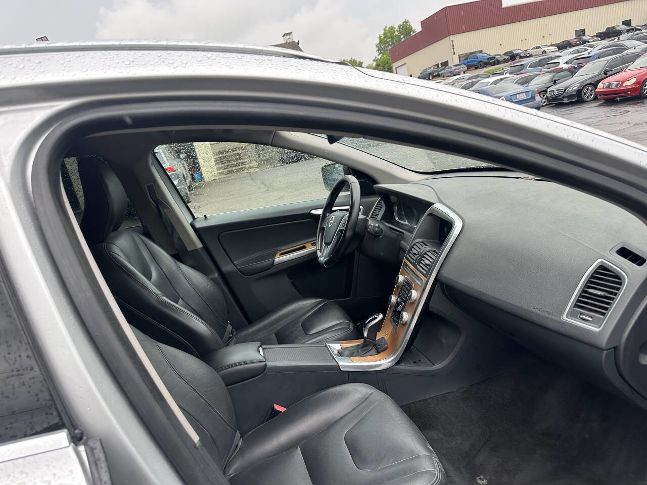 Used 2017 Volvo XC60 T5 Inscription w/ Preferred Option Package image 19