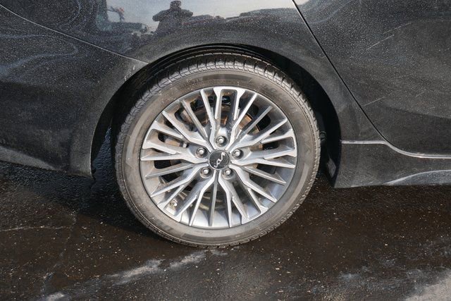 Used 2023 Kia Forte GT-Line w/ GT-Line Premium Package image 12