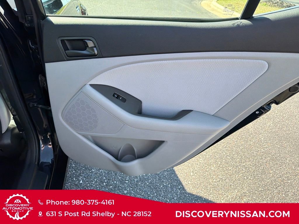 Used 2015 Kia Optima LX image 32