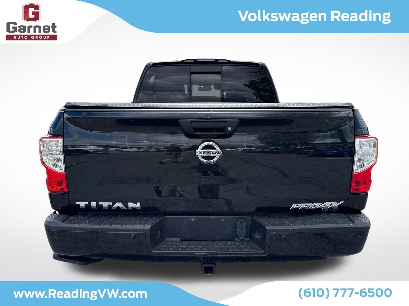 Used 2017 Nissan Titan PRO-4X w/ Pro-4x Convenience Package AWD/4WD image 4