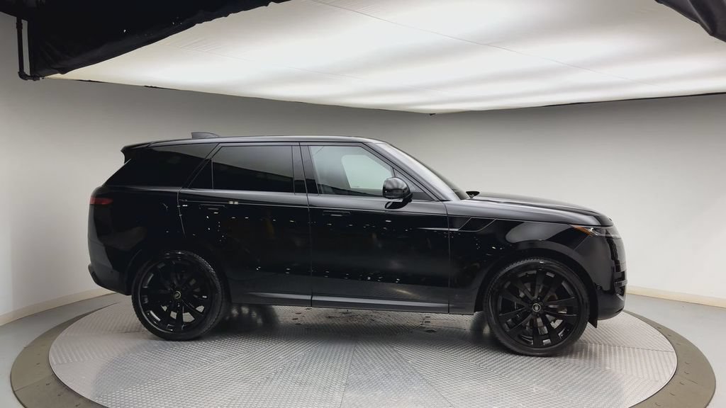 Used 2023 Land Rover Range Rover Sport SE AWD/4WD image 9