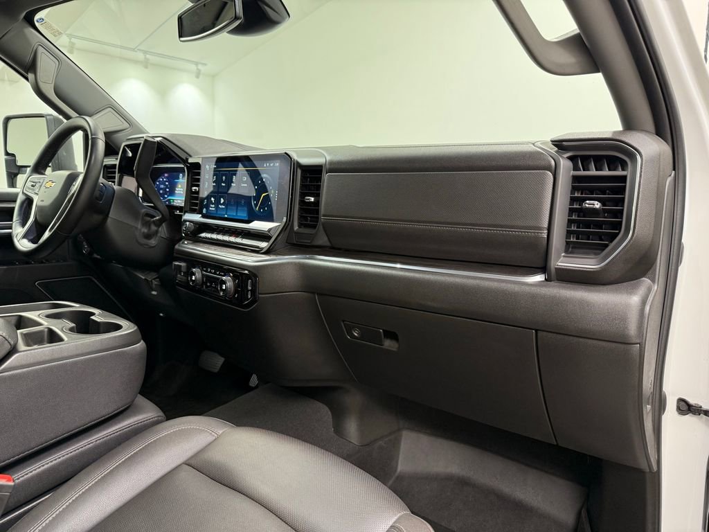 Used 2024 Chevrolet Silverado 2500 LTZ image 34
