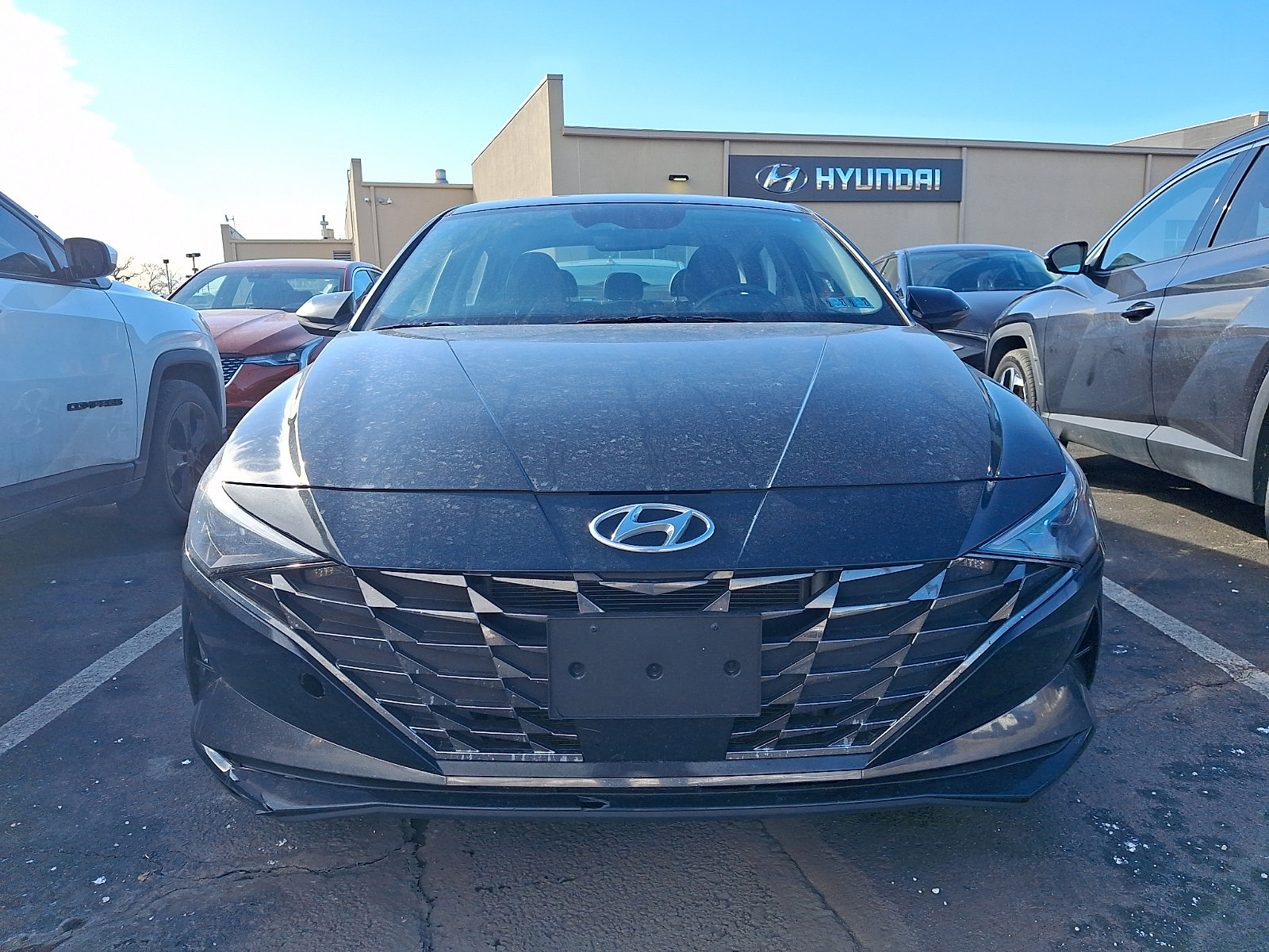 Used 2023 Hyundai Elantra Limited image 2