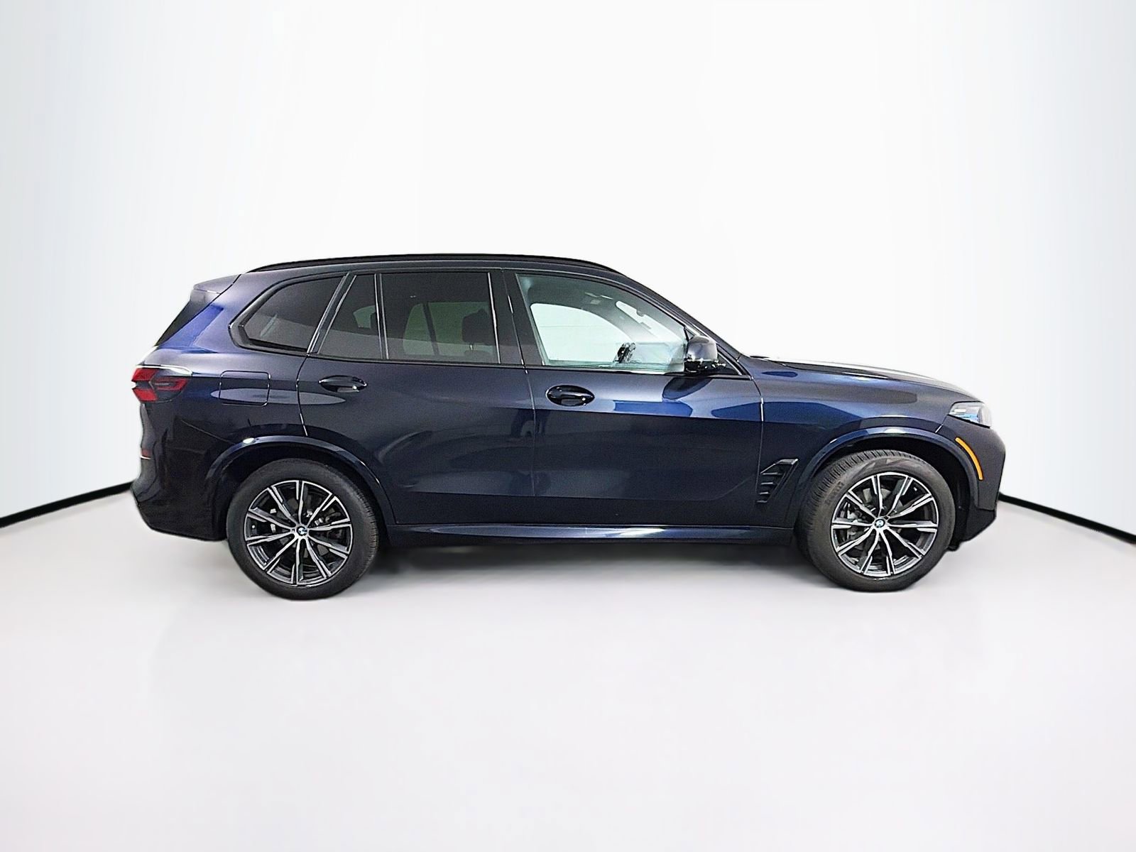Used 2026 BMW X5 xDrive40i w/ M Sport Package image 8