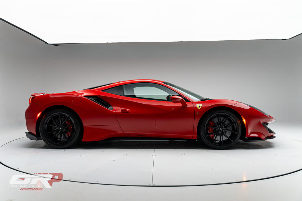 Used 2019 Ferrari 488 Pista Coupe RWD image 2