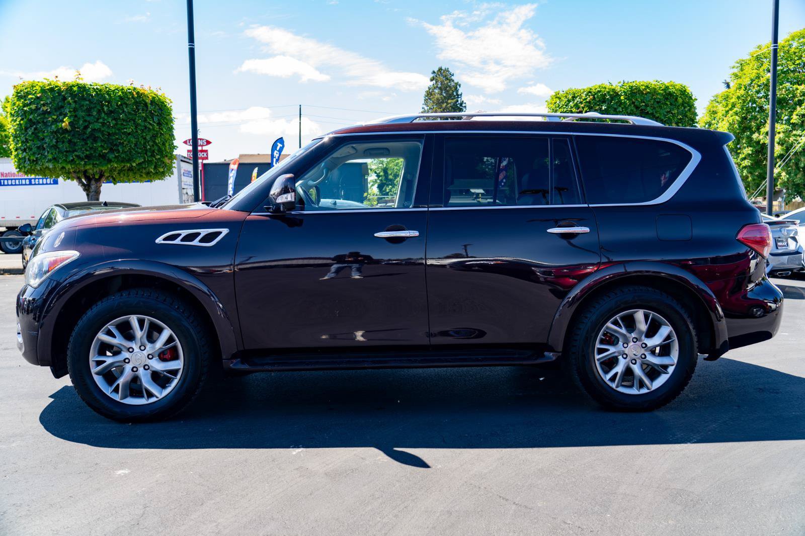 Used 2011 INFINITI QX56 4WD w/ Theater Pkg image 12