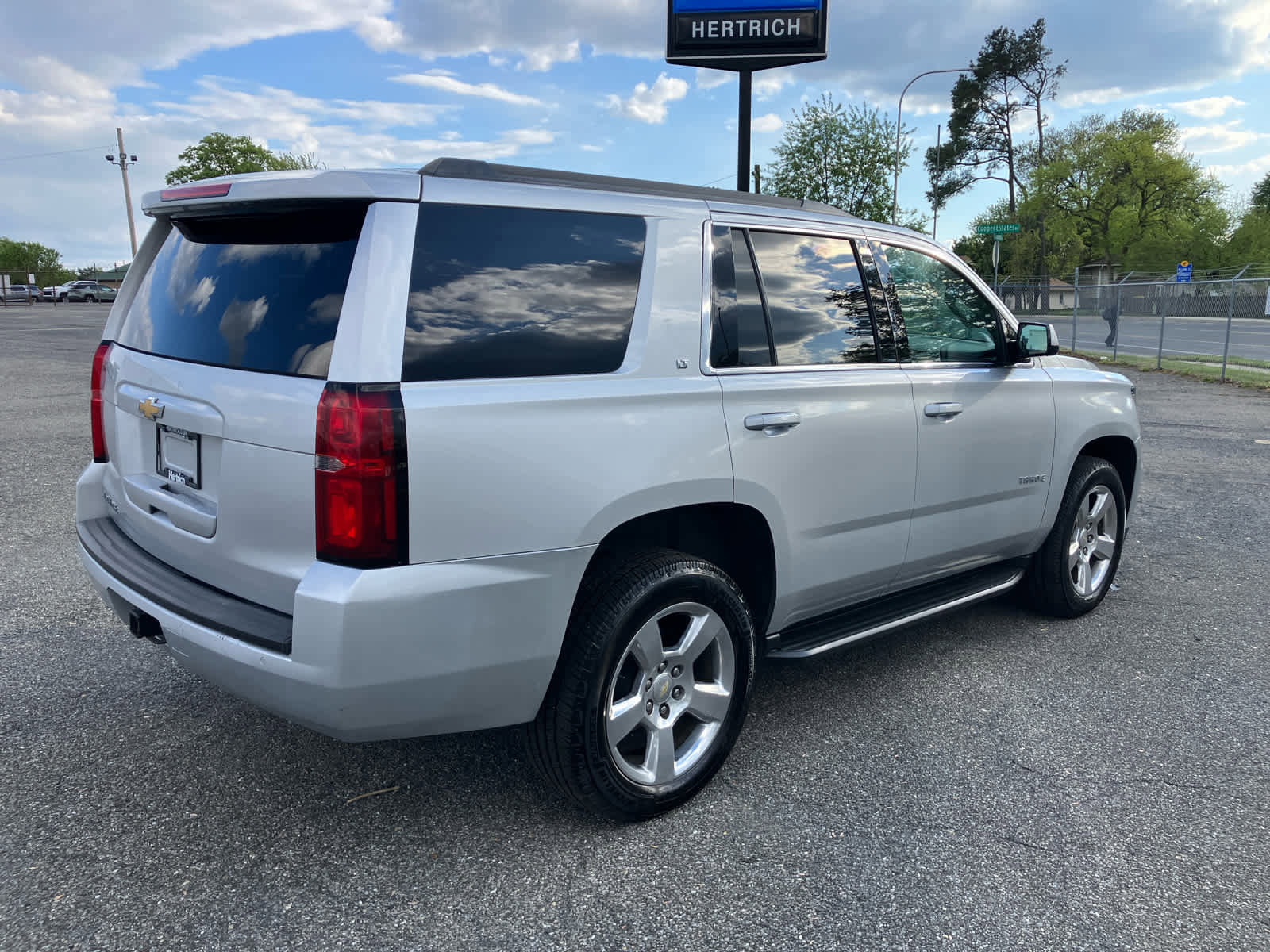 Used 2015 Chevrolet Tahoe LT AWD/4WD image 3