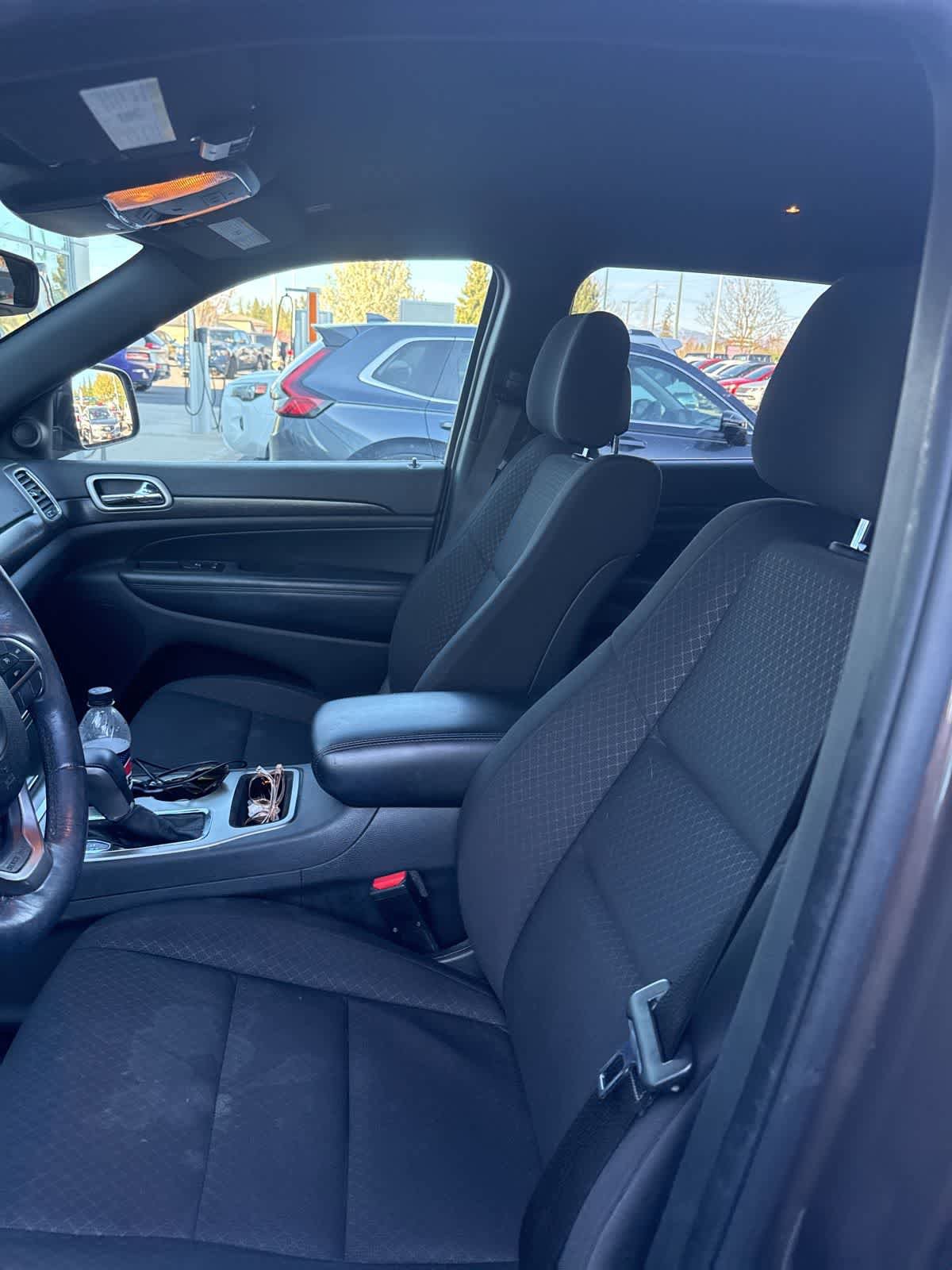 Used 2018 Jeep Grand Cherokee Laredo image 11