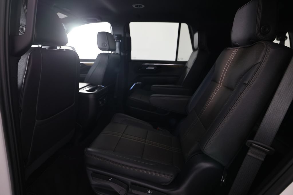 Used 2025 Chevrolet Tahoe High Country AWD/4WD image 15