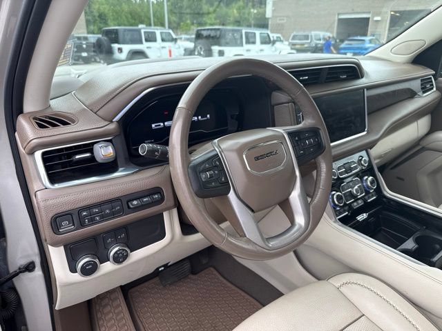 Used 2022 GMC Yukon Denali RWD image 12