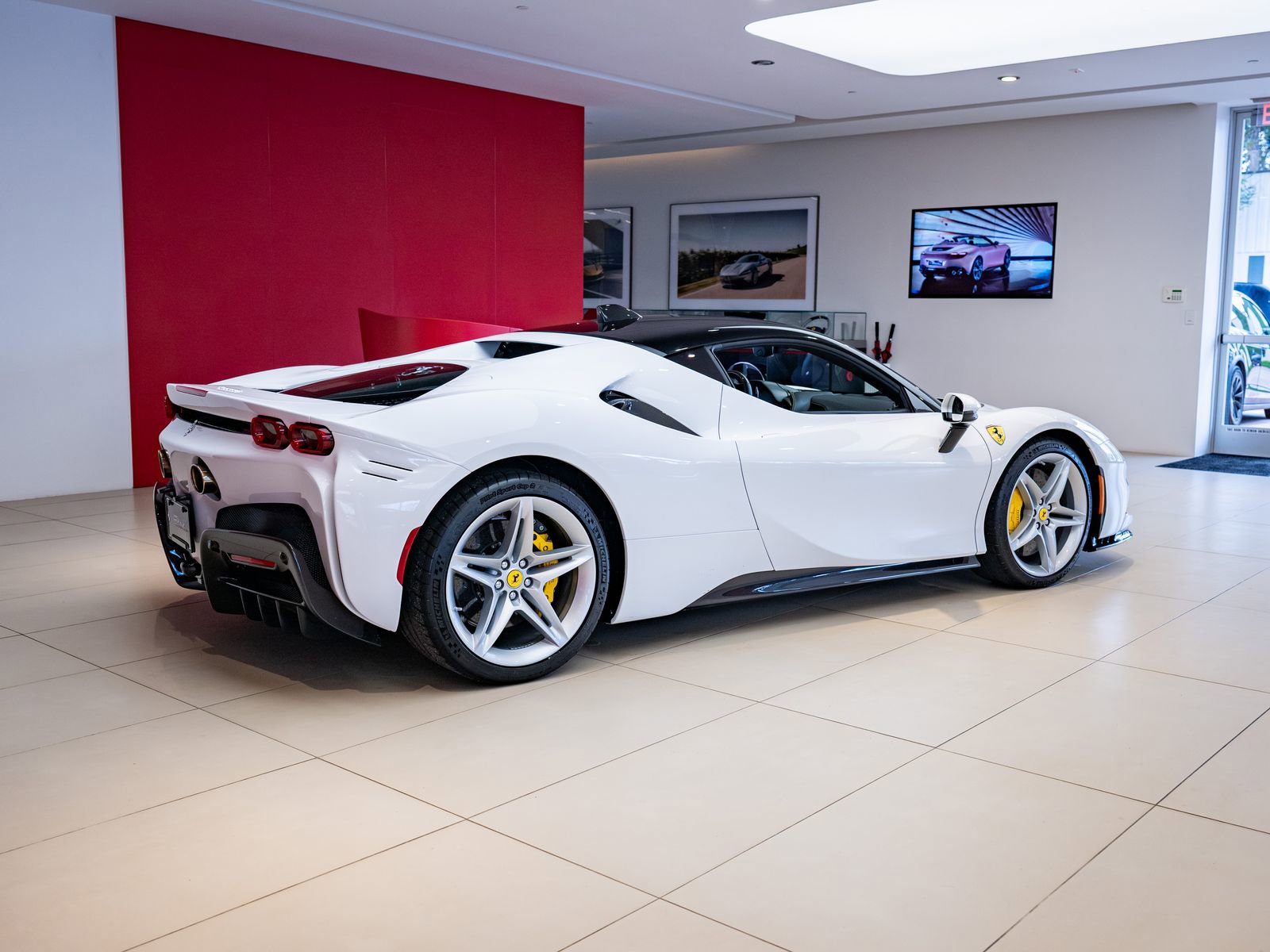 Used 2022 Ferrari SF90 Stradale image 6