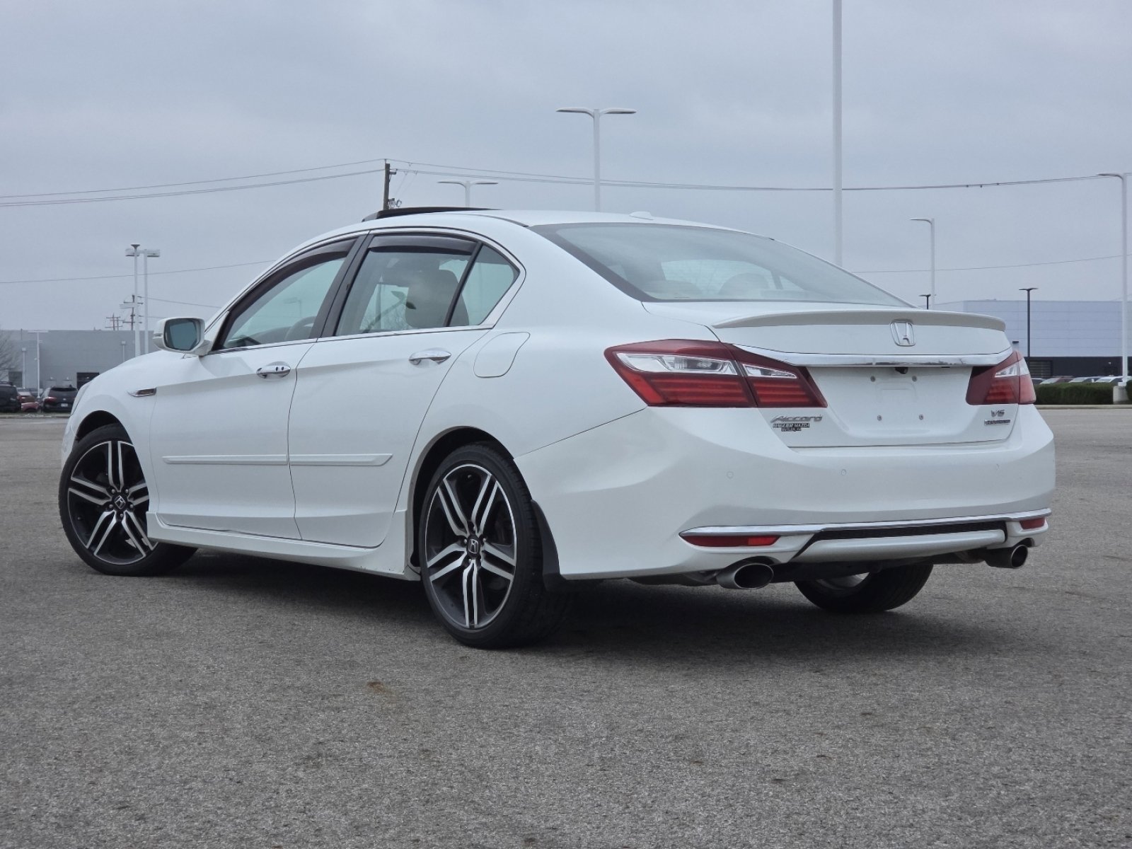Used 2016 Honda Accord Touring image 14