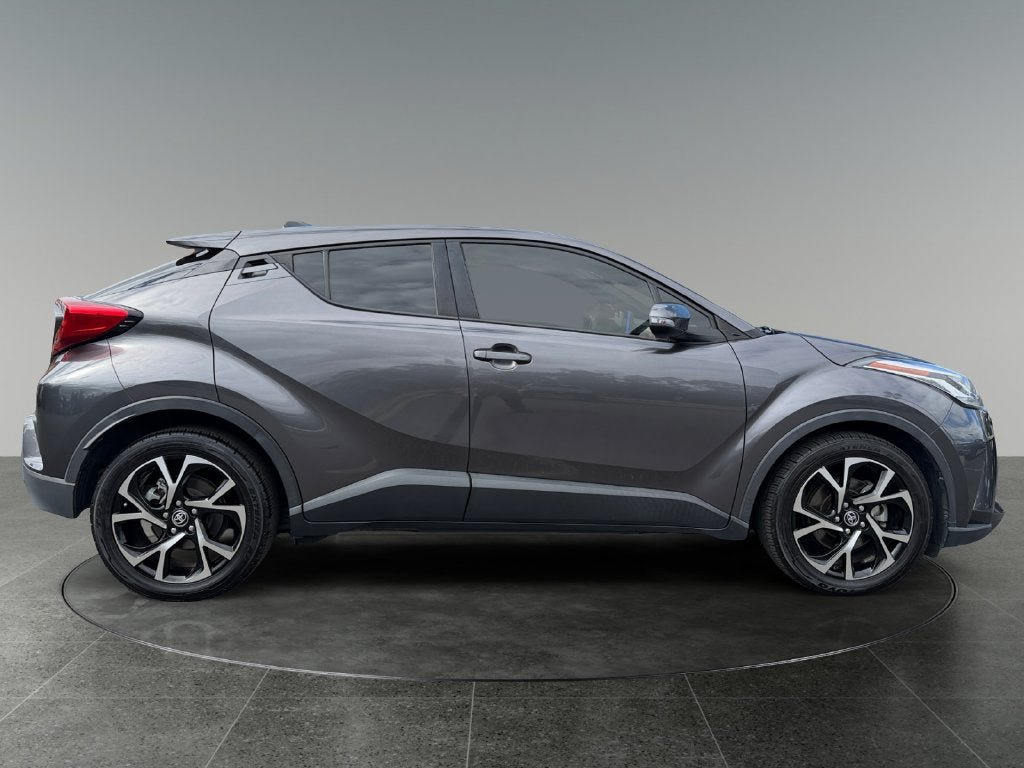Used 2021 Toyota C-HR XLE FWD image 10