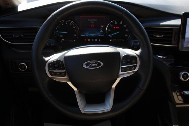 Used 2023 Ford Explorer Limited image 12