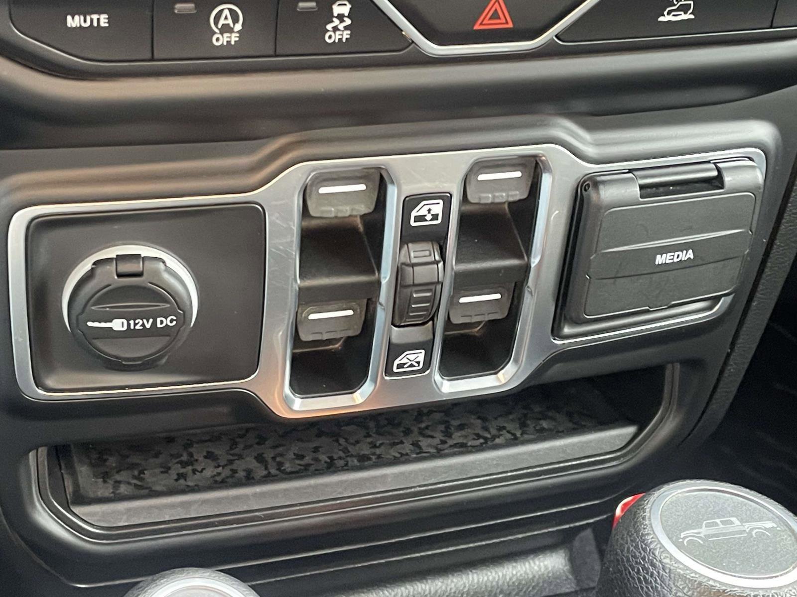 Used 2021 Jeep Gladiator Sport AWD/4WD image 11