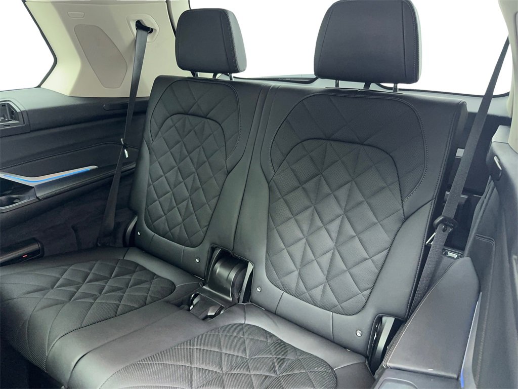 Used 2024 BMW X7 xDrive40i image 42