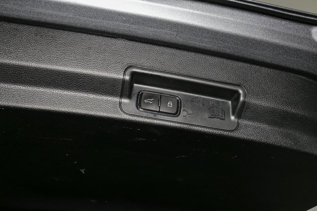 Used 2023 Ford Explorer XLT w/ Equipment Group 202A image 12