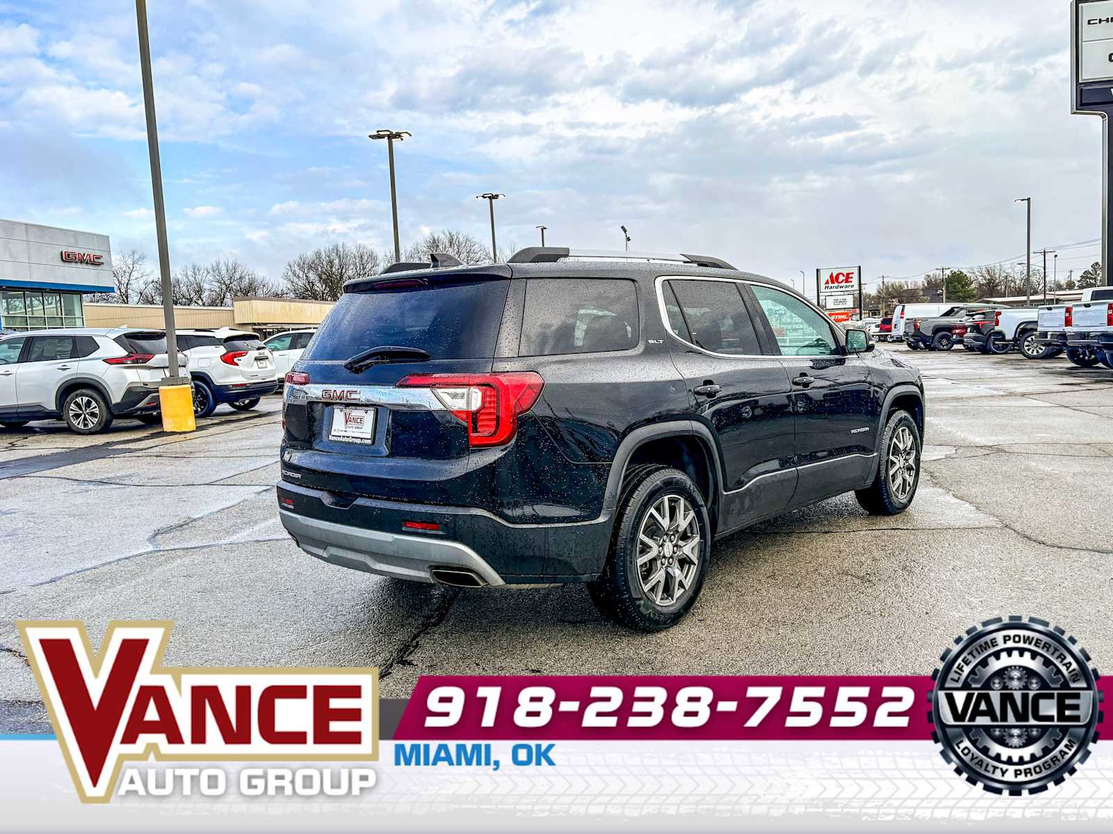Used 2023 GMC Acadia SLT AWD/4WD image 7