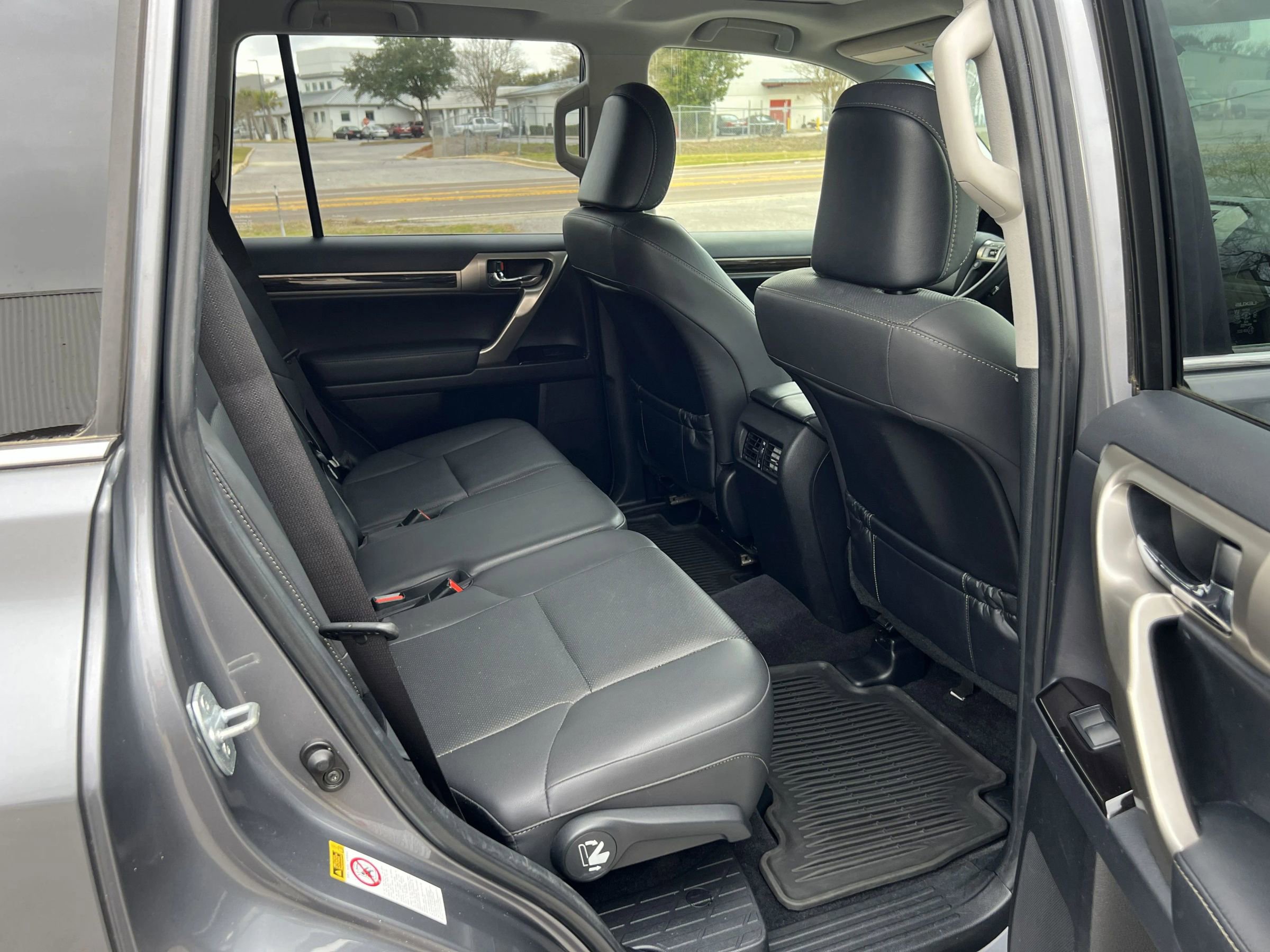 Used 2015 Lexus GX 460 image 18