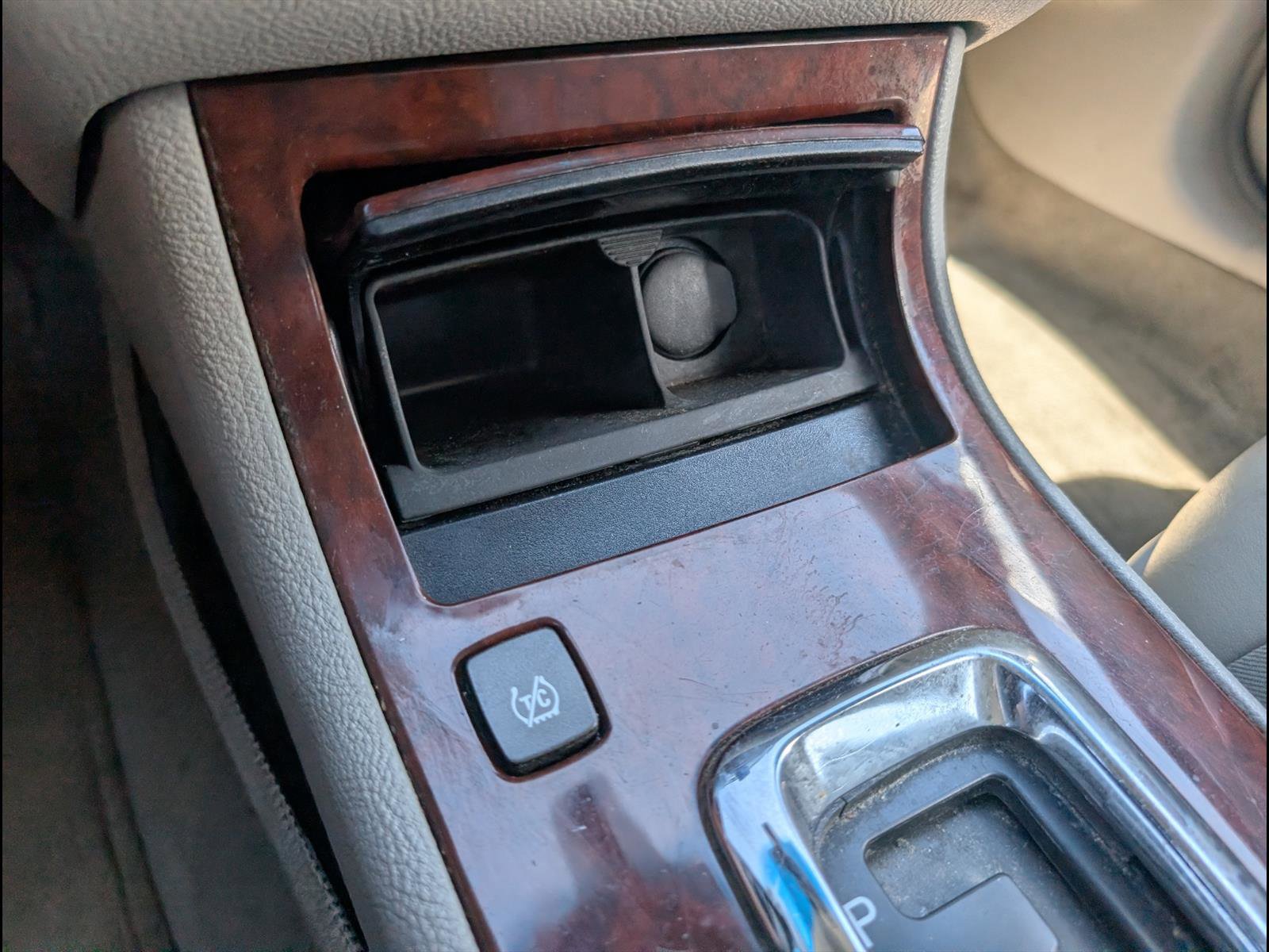 Used 2009 Buick Lucerne CXL FWD image 17
