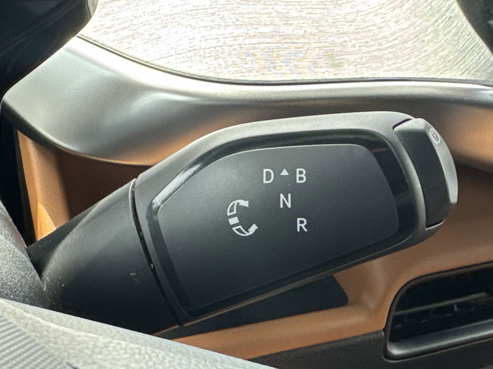 Certified 2025 Volkswagen ID. Buzz Pro S Plus RWD image 31