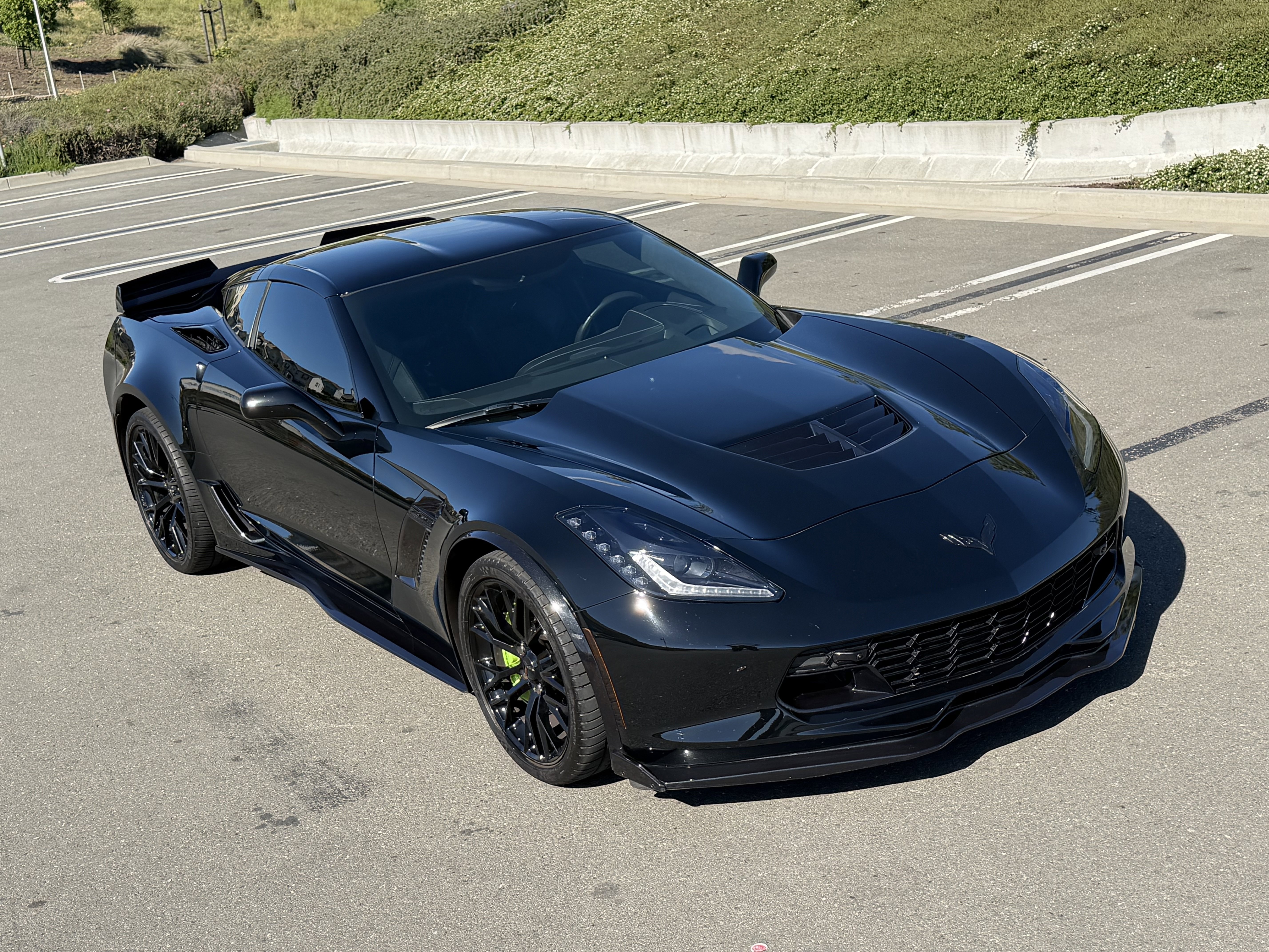 Used 2016 Chevrolet Corvette Z06 w/ 3LZ Preferred Equipment Group image 7