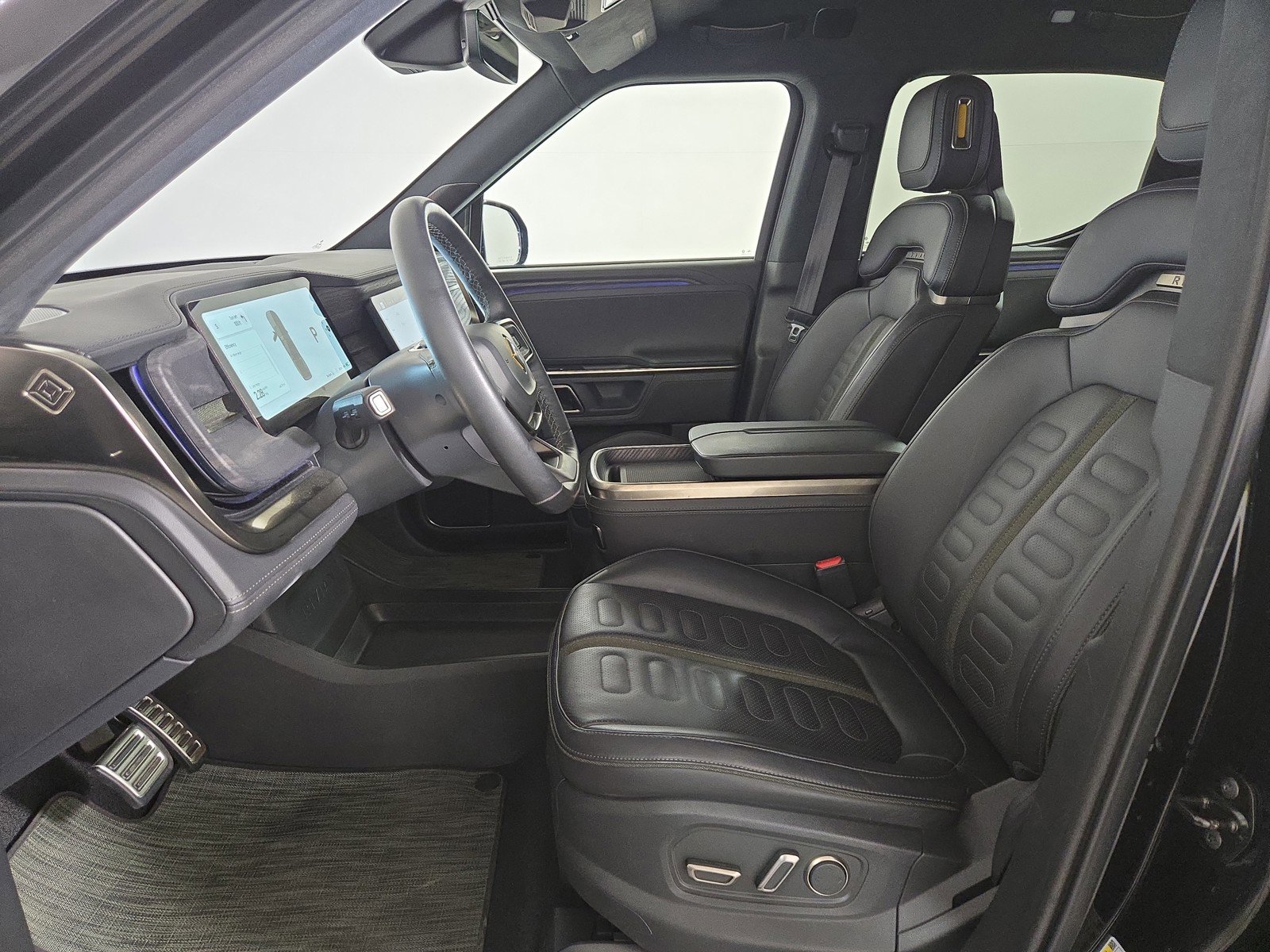 Used 2023 Rivian R1T Adventure image 20