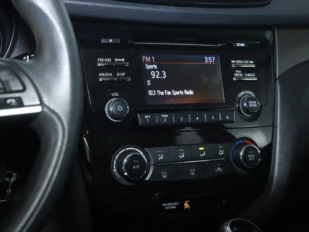 Used 2018 Nissan Rogue Sport S image 24