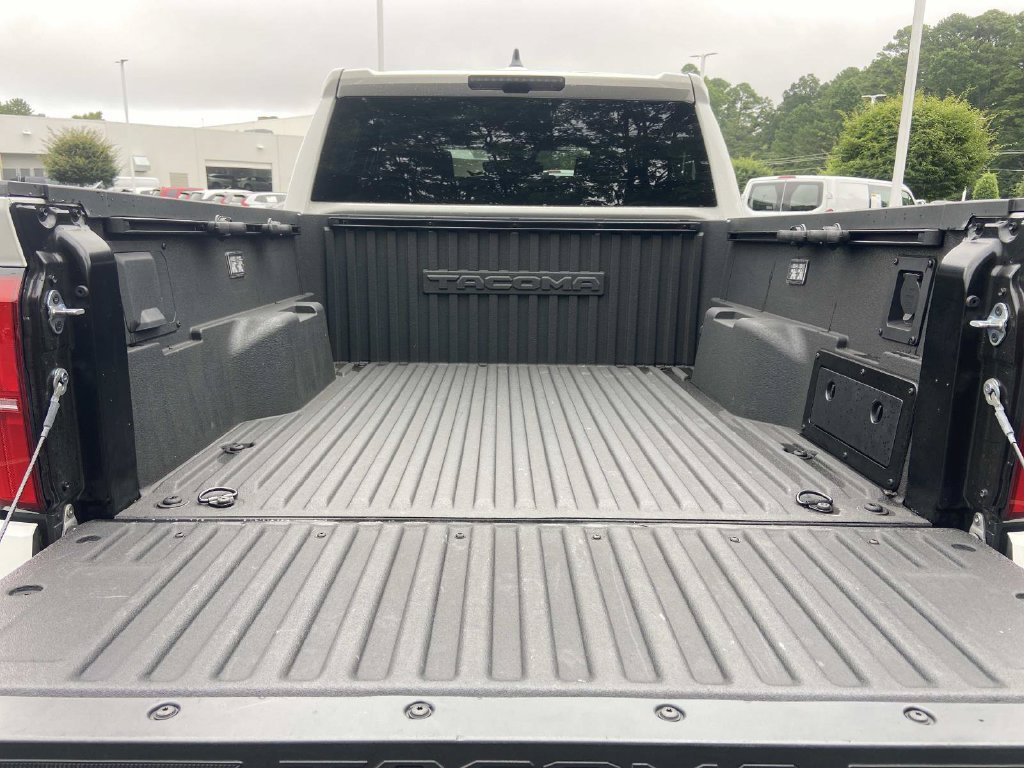 Used 2025 Toyota Tacoma TRD Off-Road AWD/4WD image 12