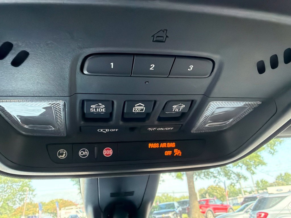 Used 2023 Chevrolet Traverse Premier w/ Redline Edition AWD/4WD image 21
