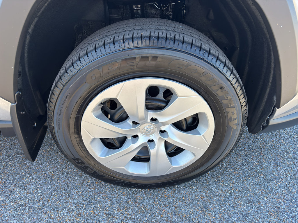 Used 2024 Toyota RAV4 LE image 25