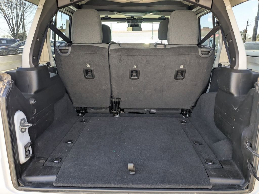 Used 2025 Jeep Wrangler Unlimited Rubicon image 29