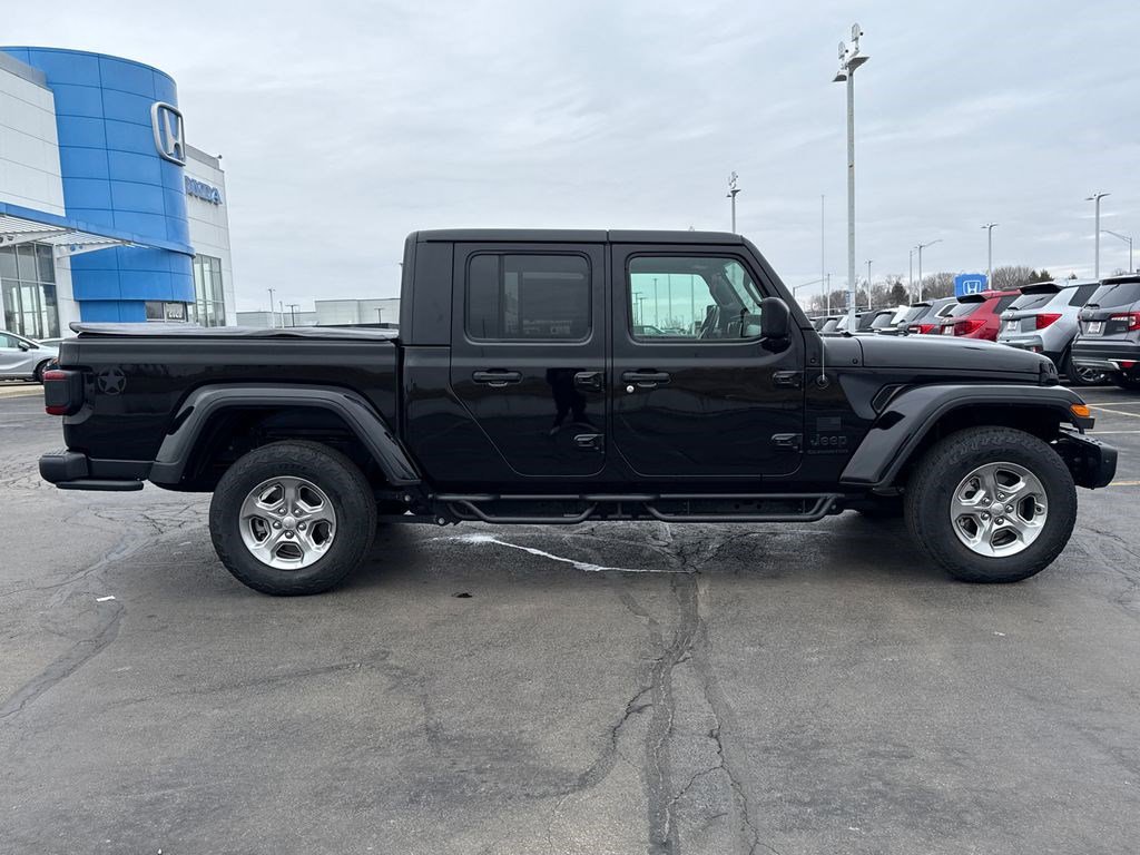 Used 2021 Jeep Gladiator Sport image 12