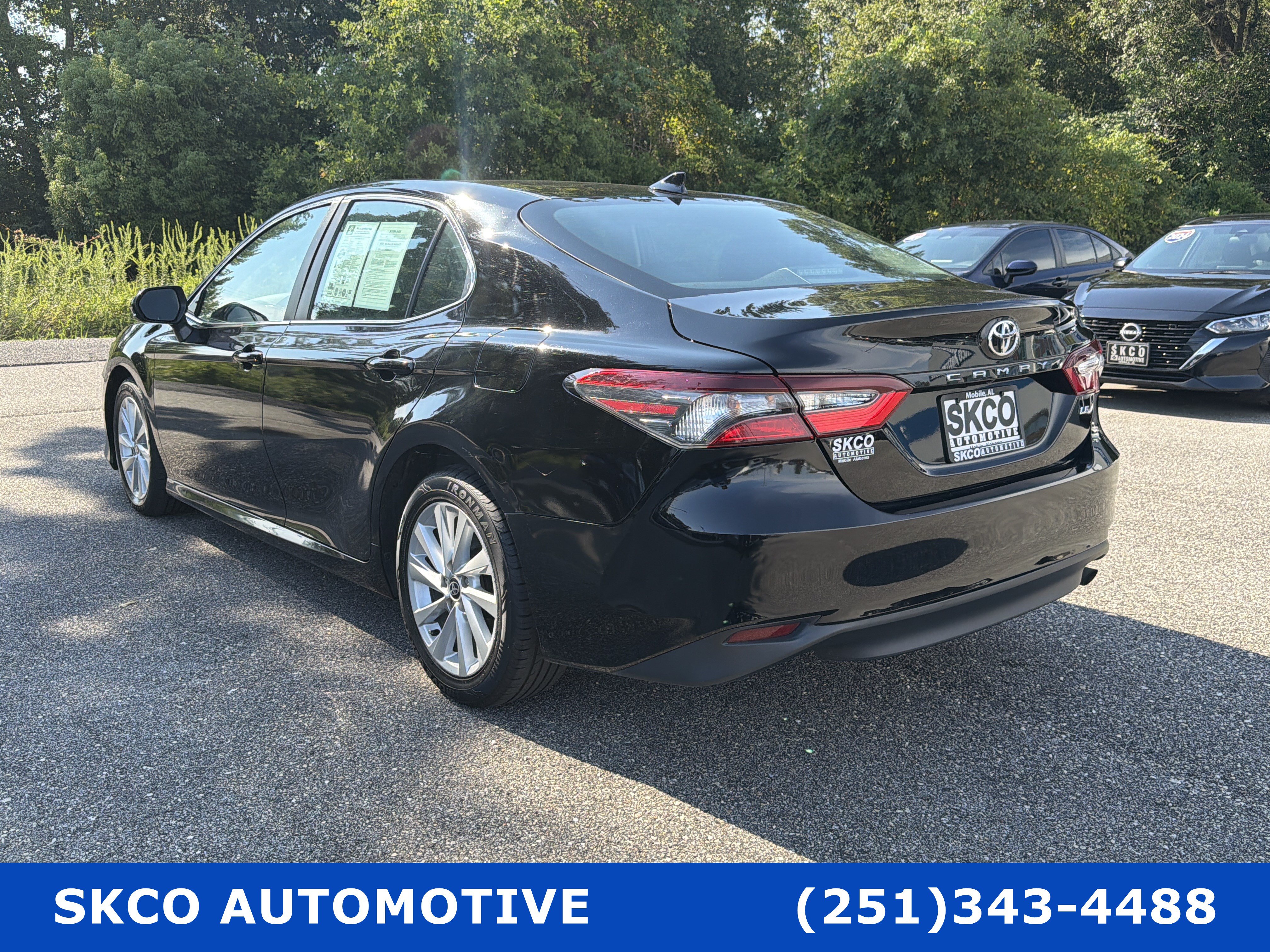 Used 2023 Toyota Camry LE FWD image 3