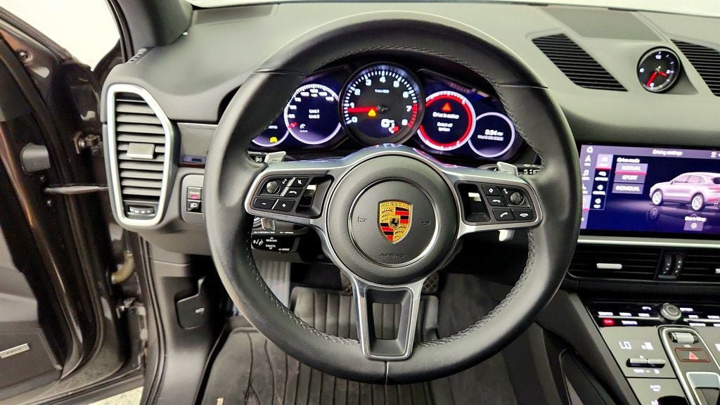 Used 2021 Porsche Cayenne AWD/4WD image 13