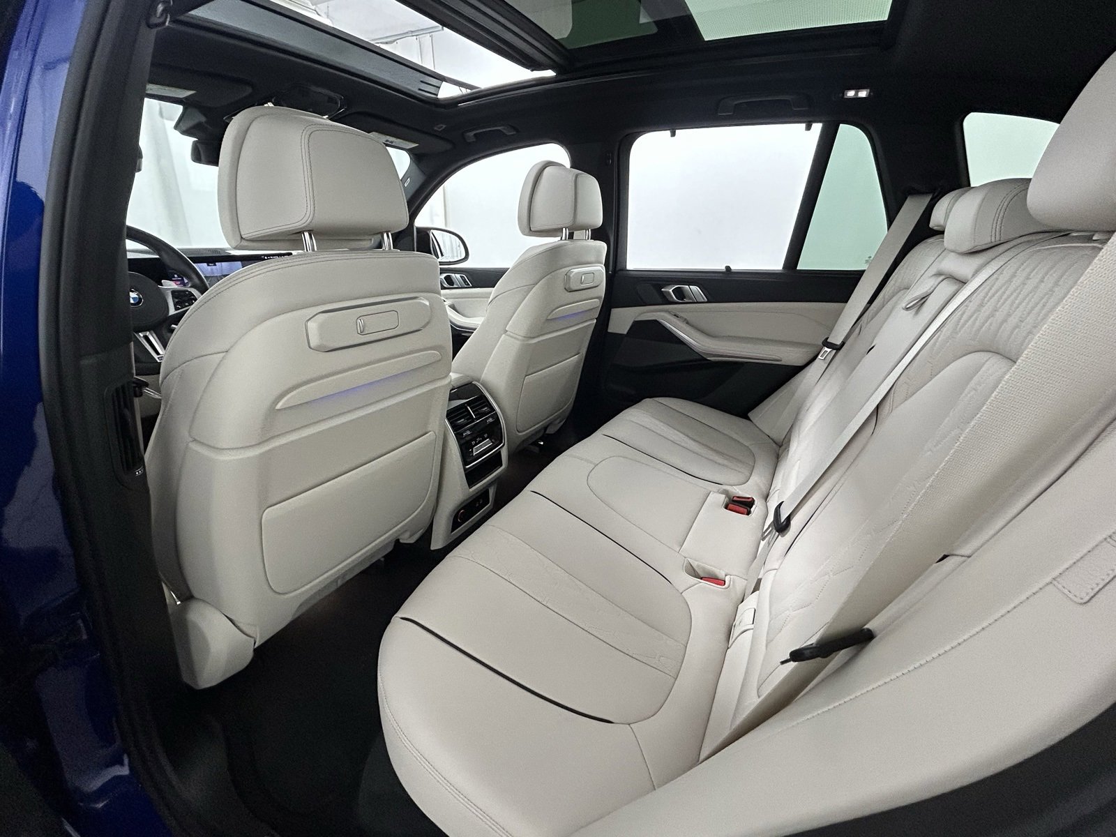 Used 2025 BMW X5 M60i image 34