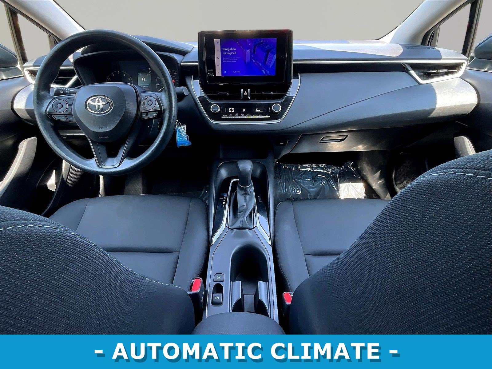 Used 2024 Toyota Corolla LE FWD image 7